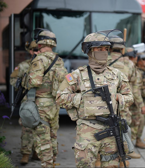 Screenshot 2025-11-21 at 09-48-33 US guard in american cities at DuckDuckGo