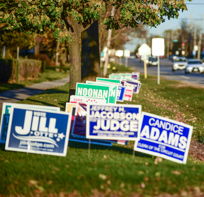 Screenshot 2026-10-09 at 08-23-00 Blue and white road sign - Free Photo on Unsplash